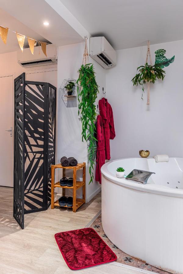 Suite L'Echappee - Maison Romantique - Spa & Sauna Privatif- Pole Dance - Lit Rond Avec Miroir Au Plafond Pezarches 外观 照片